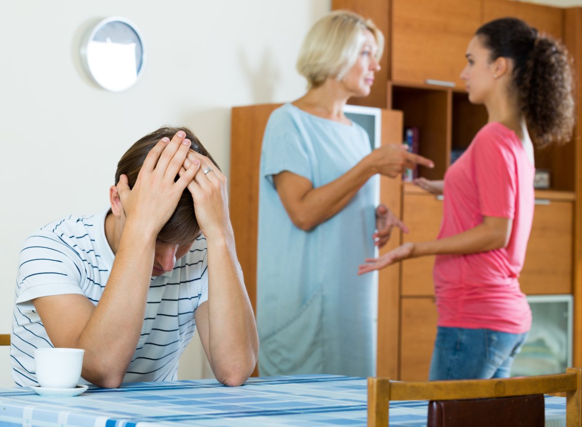 mom argues sons girlfriend