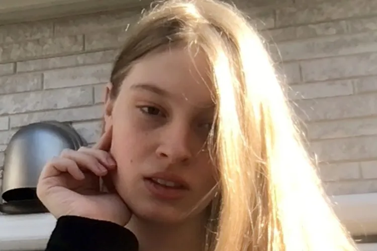 elon musk daughter vivian 090225 7442131a0cb54aedb7c1e2f3661a4055
